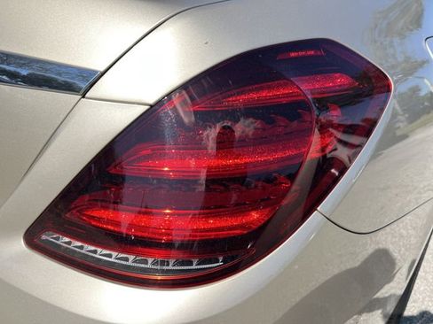 Used 2019 Mercedes-Benz S 560 Sedan image 10