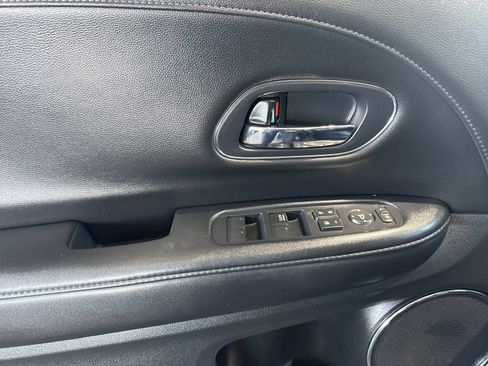 Used 2019 Honda HR-V EX-L image 10