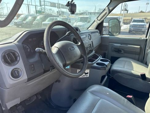 Used 2014 Ford E-250 and Econoline 250 image 9