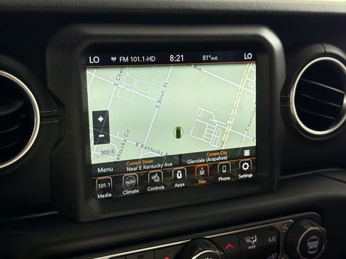 Used 2020 Jeep Wrangler Unlimited Sahara AWD/4WD image 19