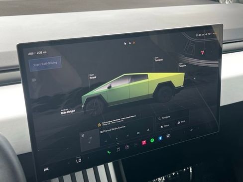 Used 2024 Tesla Cybertruck AWD Crew Cab image 9