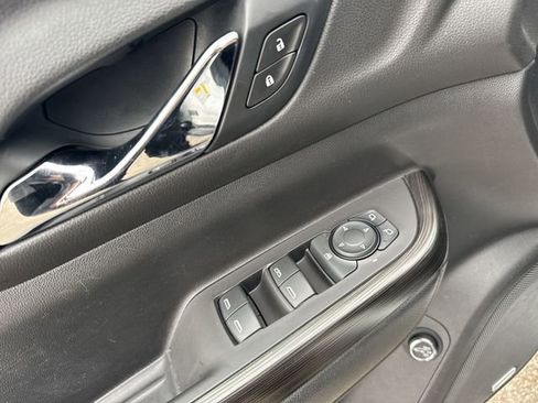 Used 2019 GMC Acadia SLT image 24