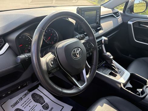 Used 2021 Toyota RAV4 XLE Premium AWD/4WD image 29