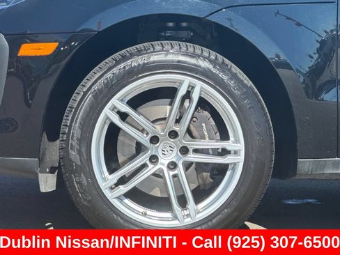 Used 2024 Porsche Macan Turbo AWD/4WD image 47