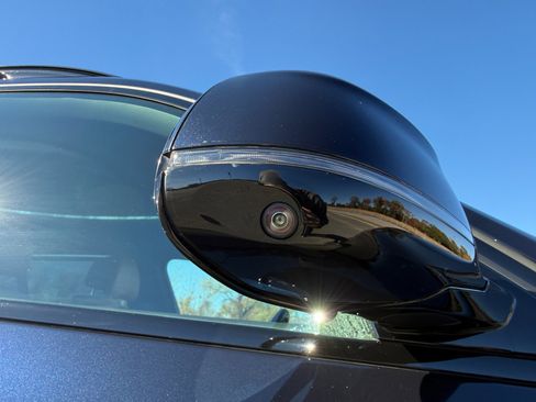 Used 2022 BMW X7 M50i image 14