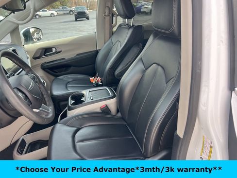 Certified 2023 Chrysler Pacifica Touring-L image 39