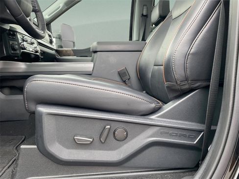 Used 2025 Ford F350 Lariat w/ Chrome Package image 16