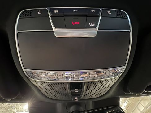 Used 2019 Mercedes-Benz S 560 4MATIC Sedan image 32