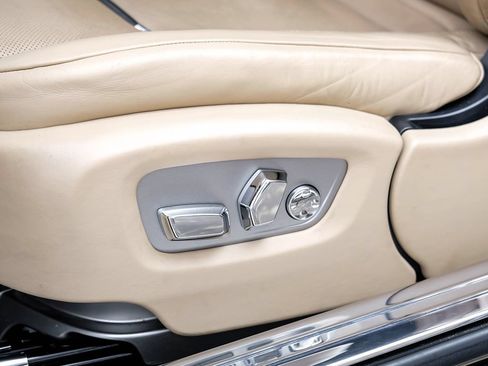 Used 2016 Rolls-Royce Wraith RWD image 36