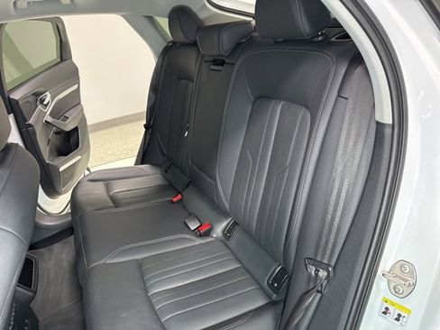 Used 2022 Audi e-tron Premium Plus w/ Premium Plus Package image 24