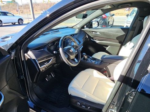 Used 2019 Cadillac XT4 Sport image 7