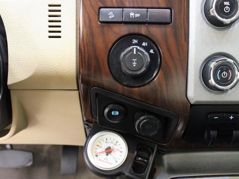 Used 2015 Ford F250 Lariat w/ Chrome Package AWD/4WD image 55