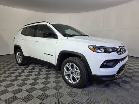 New 2026 Jeep Compass Latitude image 2