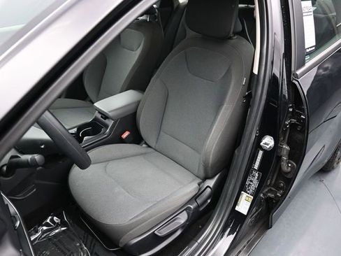 Used 2025 Kia K4 LXS image 17