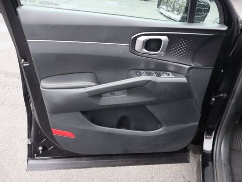 Used 2022 Kia Sorento LX image 23