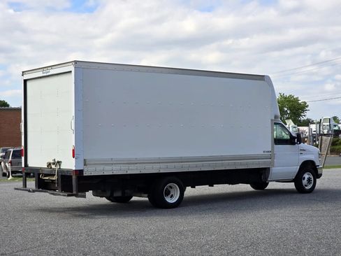 Used 2016 Ford E-350 and Econoline 350 Super Duty RWD image 8