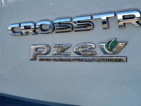 Used 2017 Subaru Crosstrek 2.0i Limited image 6