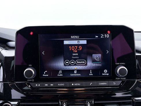 Used 2024 Nissan Pathfinder SV w/ SV Premium Package image 20