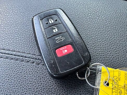 Used 2019 Toyota RAV4 Limited w/ Cold Weather Package FWD image 36