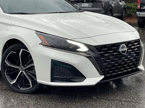 Used 2023 Nissan Altima 2.5 SR image 10