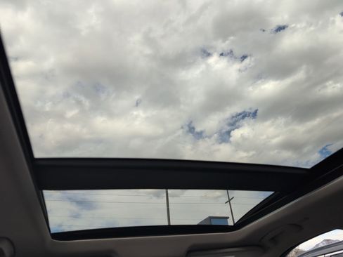 Used 2023 Nissan Rogue SV w/ SV Premium B Package image 18