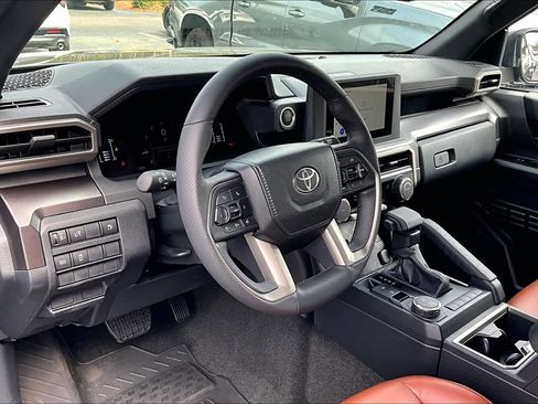 Used 2025 Toyota 4Runner SR5 image 19