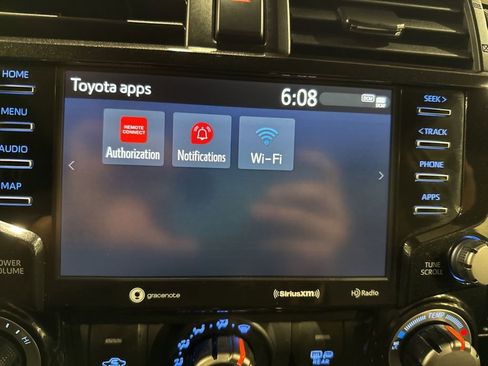 Used 2024 Toyota 4Runner TRD Off-Road Premium image 31