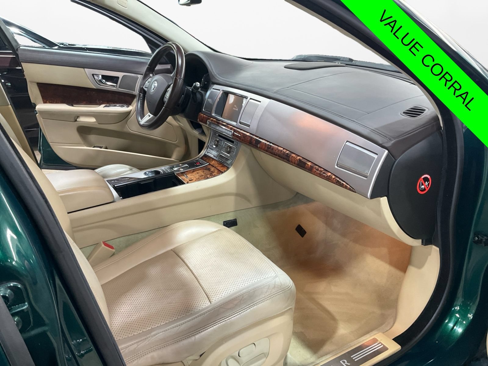 Used 2009 Jaguar XF Premium RWD image 15
