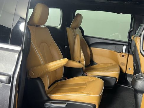 Used 2022 Chrysler Pacifica Pinnacle image 27