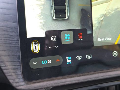 Used 2023 Rivian R1S Adventure AWD/4WD image 21