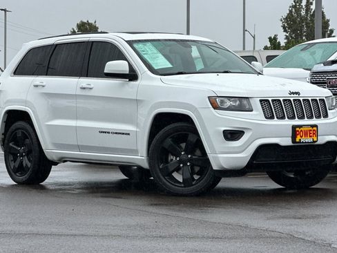 Used 2015 Jeep Grand Cherokee Altitude AWD/4WD image 2