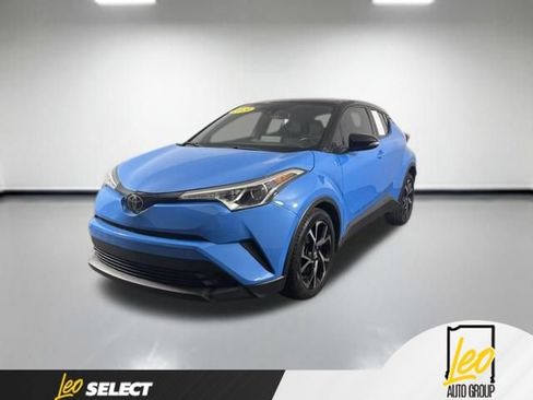 Used 2019 Toyota C-HR XLE FWD image 1