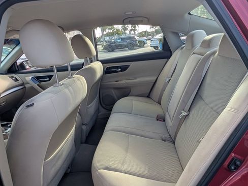 Used 2014 Nissan Altima 2.5 S w/ Sport Value Package image 12