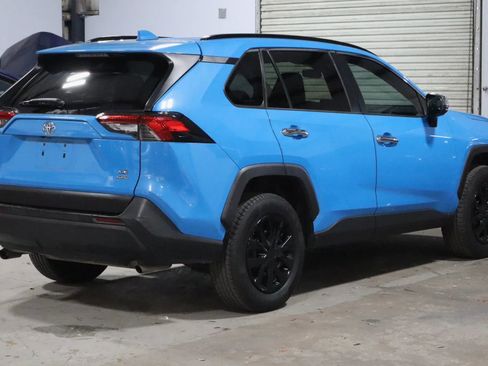 Used 2020 Toyota RAV4 LE AWD/4WD image 5