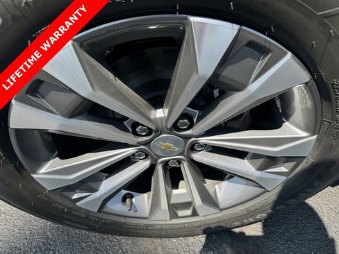 New 2026 Chevrolet Equinox LT w/ Convenience Package II image 9