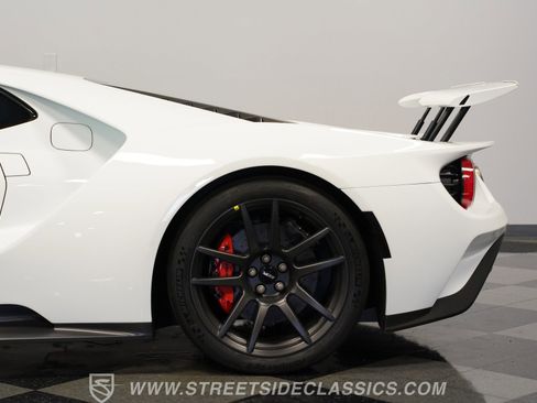 Used 2017 Ford GT image 26