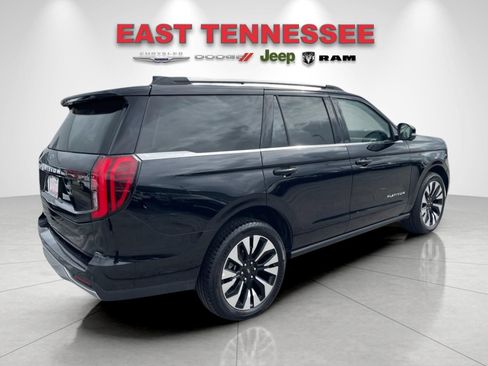 Used 2025 Ford Expedition Platinum w/ Driver's Package AWD/4WD image 3