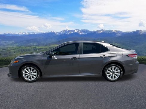 Used 2019 Toyota Camry LE w/ Carpet Mat Package FWD image 2