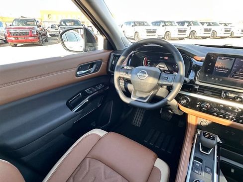 New 2026 Nissan Pathfinder Platinum w/ Cargo Package image 28