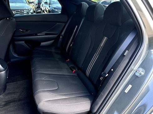 Used 2025 Hyundai Elantra Sport image 25