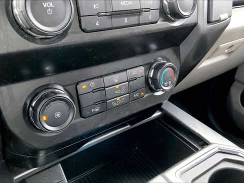 Used 2019 Ford F150 XLT w/ Equipment Group 301A Mid RWD image 34