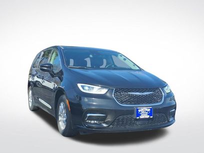 Used 2024 Chrysler Pacifica Touring-L