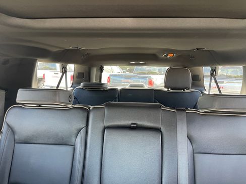 Used 2023 GMC Yukon XL SLT image 18