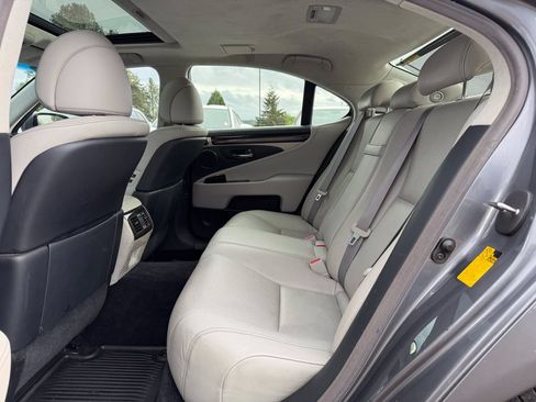 Used 2014 Lexus LS 460 w/ Comfort Package RWD image 13