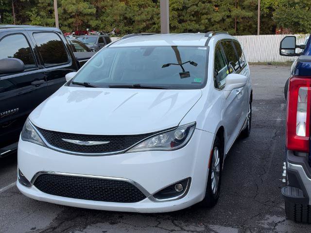 Used 2019 Chrysler Pacifica Touring-L FWD image 1