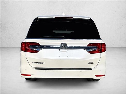 Used 2018 Honda Odyssey Elite image 4