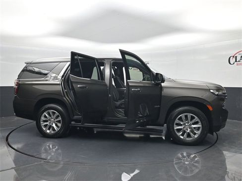 Used 2021 Chevrolet Tahoe Premier w/ Premium Package image 32