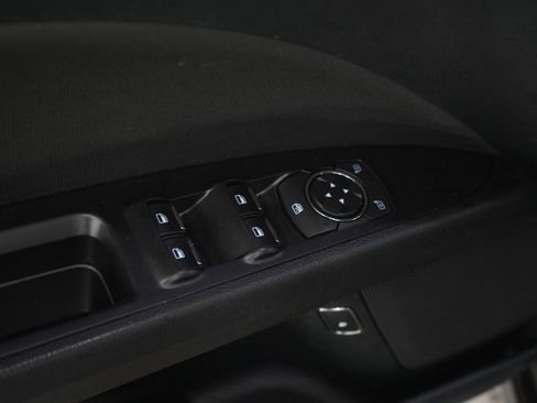 Used 2018 Ford Fusion SE w/ Equipment Group 601A image 18