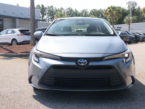 Used 2024 Toyota Corolla LE w/ LE Convenience Package FWD image 8