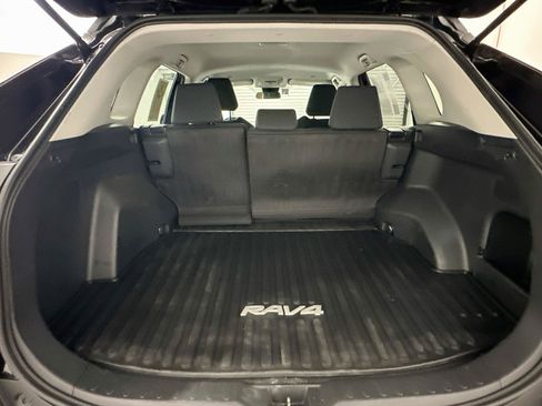 Used 2025 Toyota RAV4 LE AWD/4WD image 30